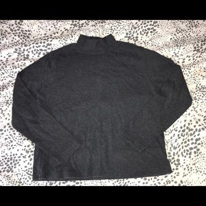 Long sleeve short turtle neck.